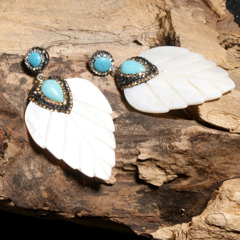 Atrayu Feathers