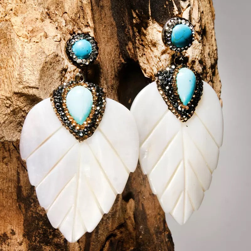 Atrayu Feathers