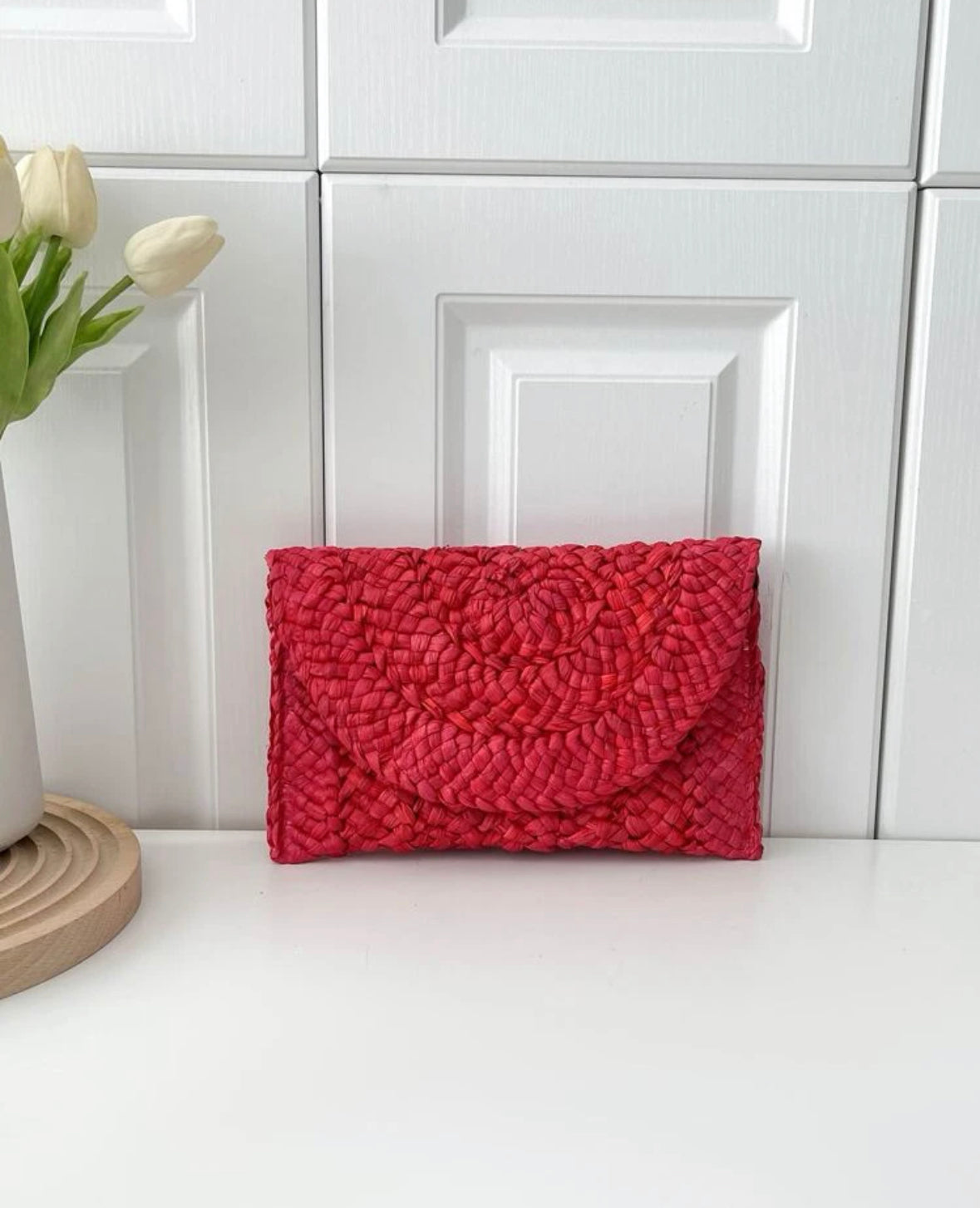 Mua Mua purchases straw clutch I Love St. Tropez red yarn heart vacation resort Bali